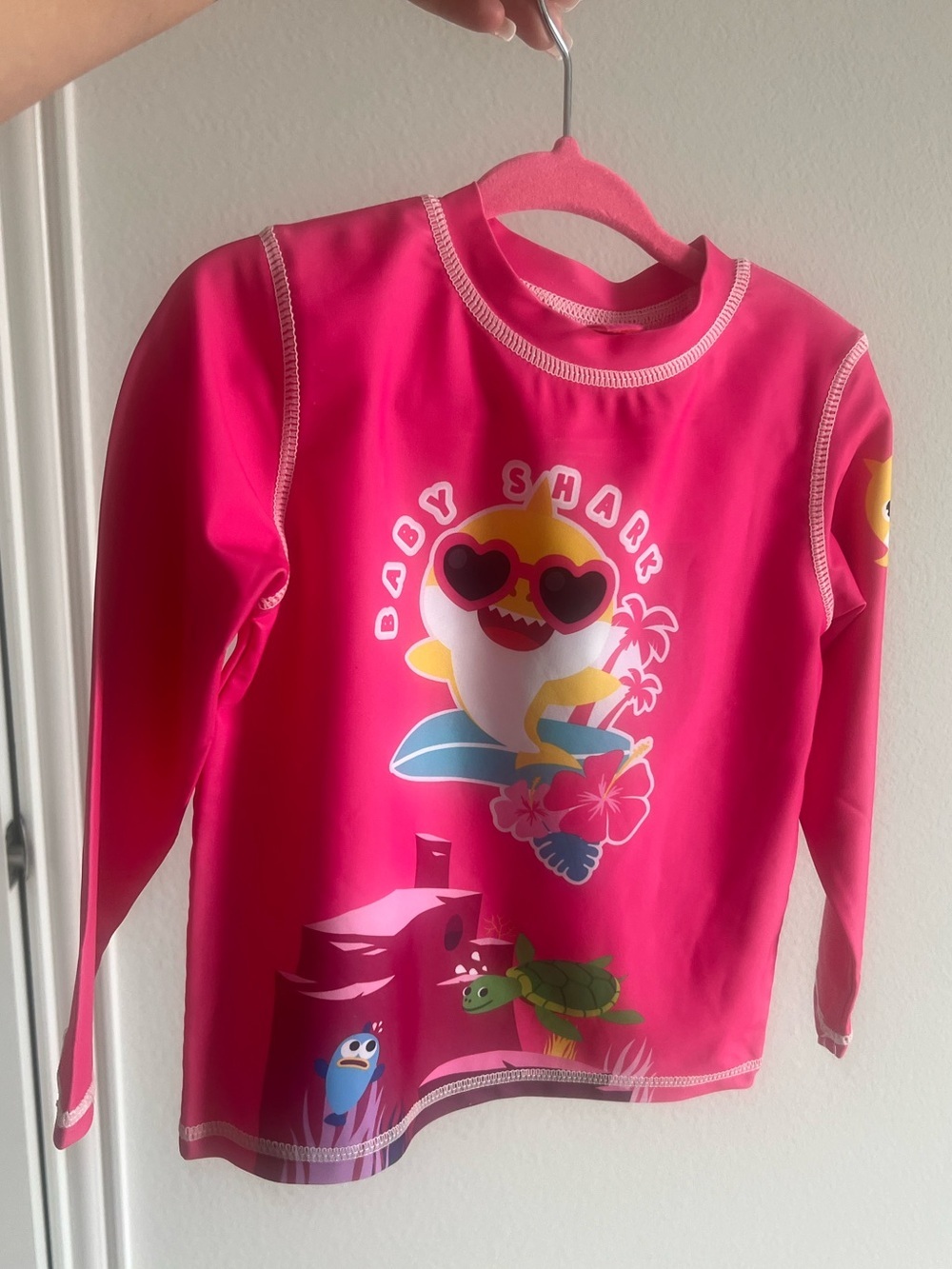 Pinkfong Baby Shark Pink Long-Sleeve Kids Rashguard - Picture 2 of 9